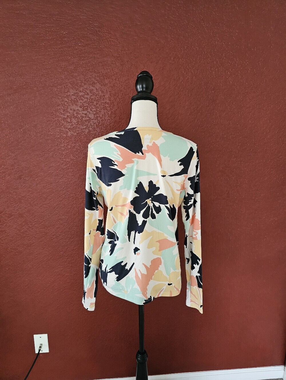 Hang Ten Floral Long-Sleeve Top in Pastel Mint, Peach & Navy - Picture 5 of 10